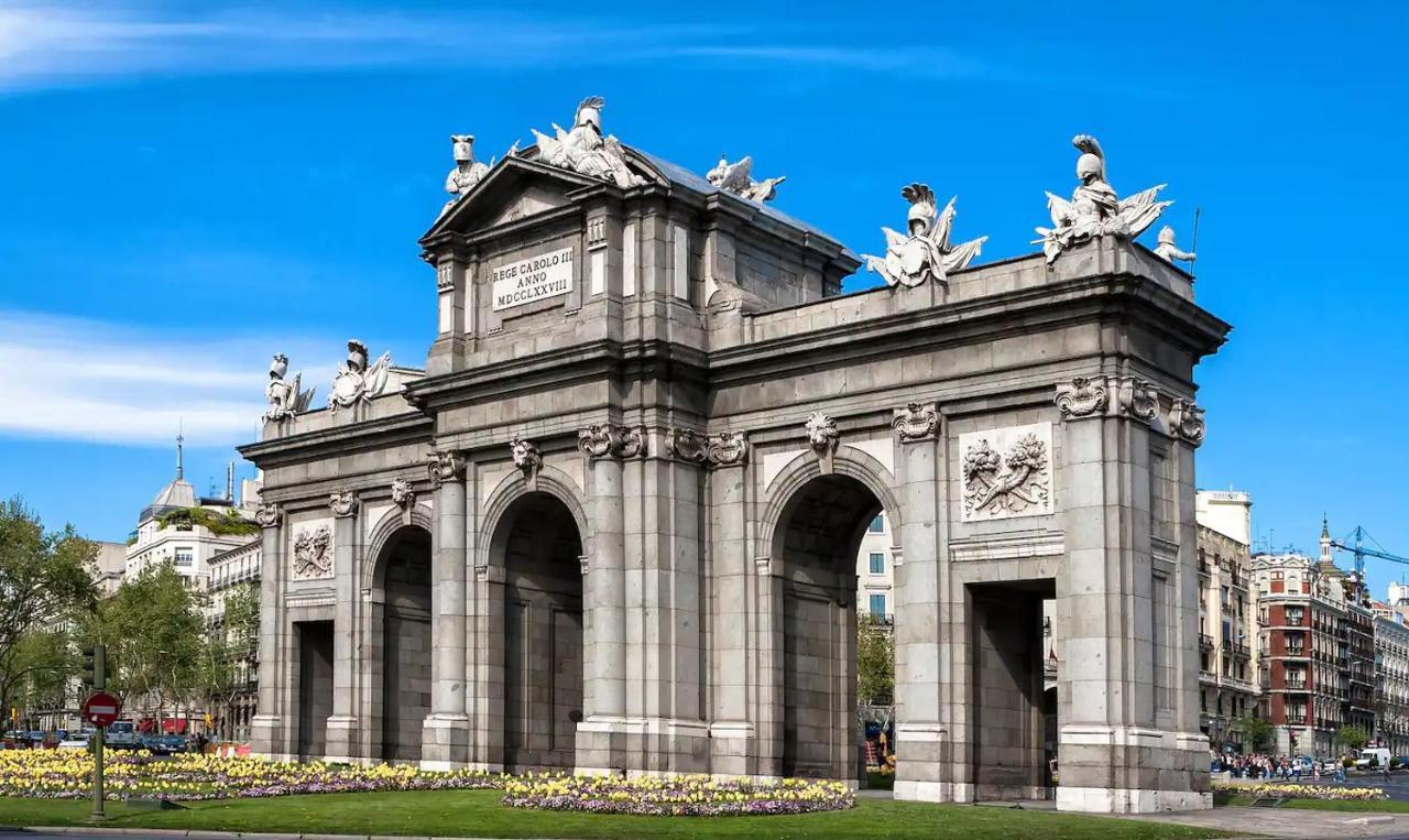 Apartamento Con Vistas Al Parque Del Retiro Madrid Exterior photo