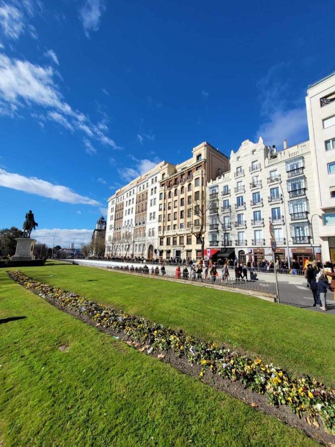 Apartamento Con Vistas Al Parque Del Retiro Madrid Exterior photo