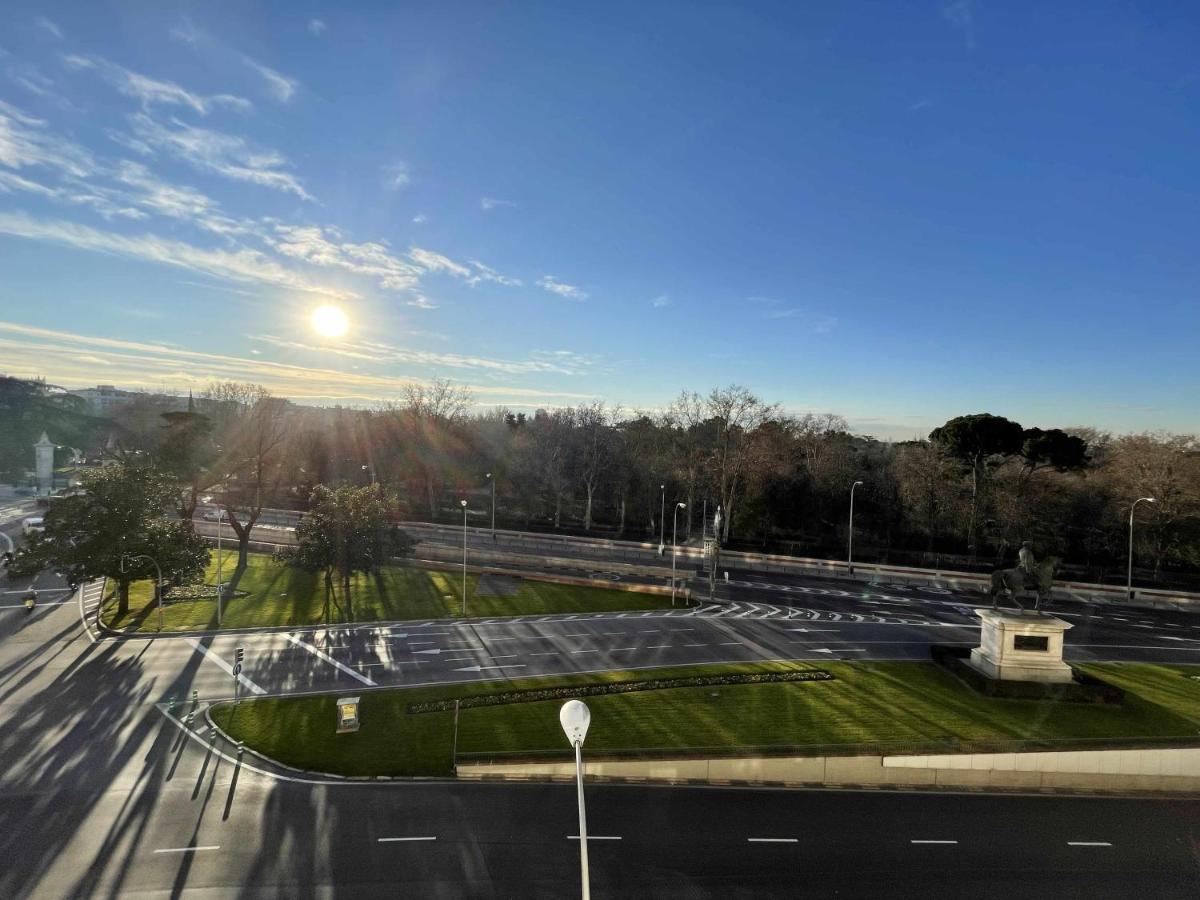 Apartamento Con Vistas Al Parque Del Retiro Madrid Exterior photo