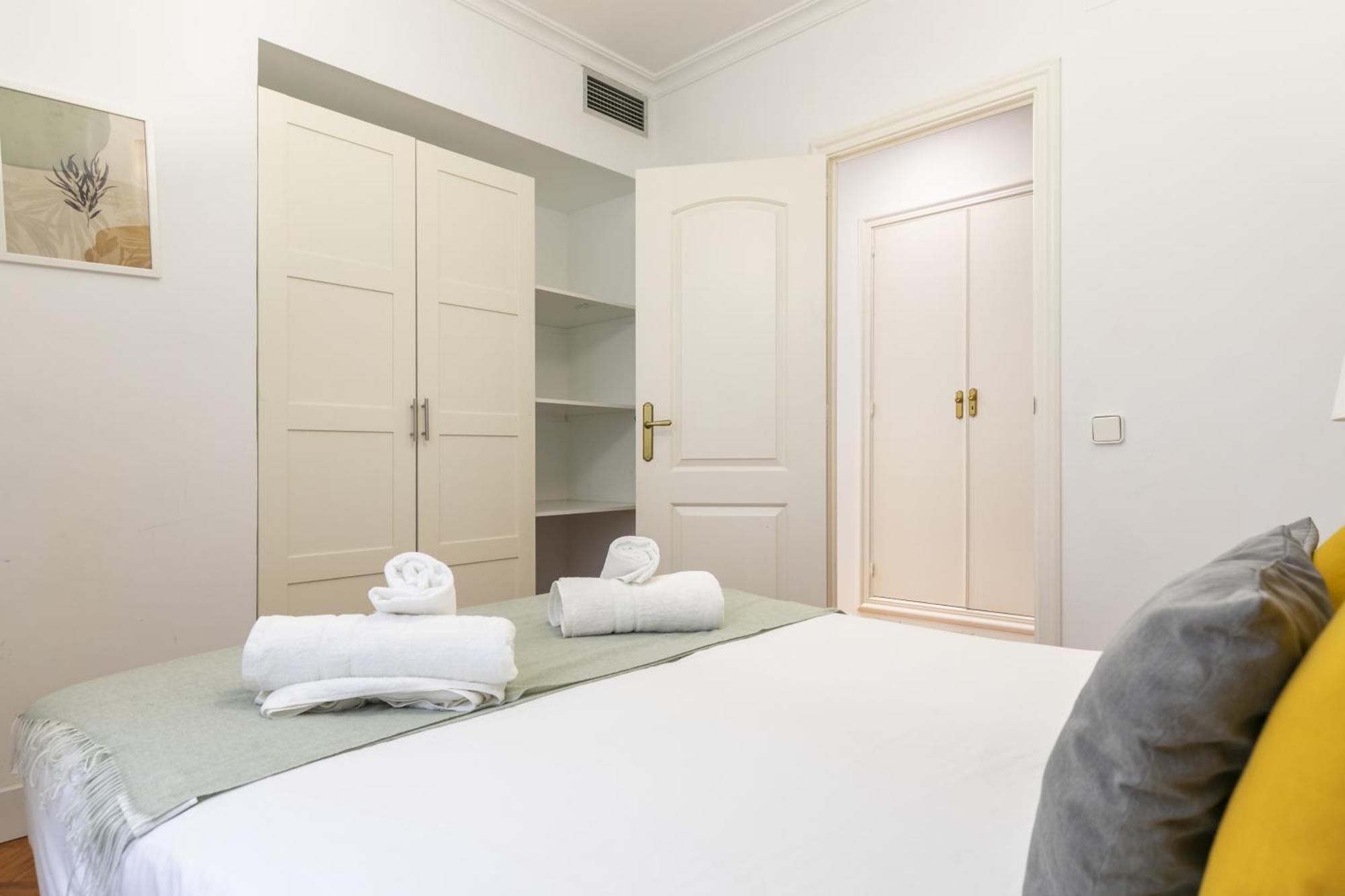 Apartamento Con Vistas Al Parque Del Retiro Madrid Exterior photo